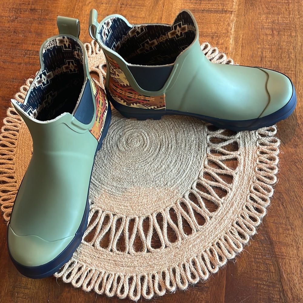 Pendleton Chelsea Rain Boots - Picture 7 of 11